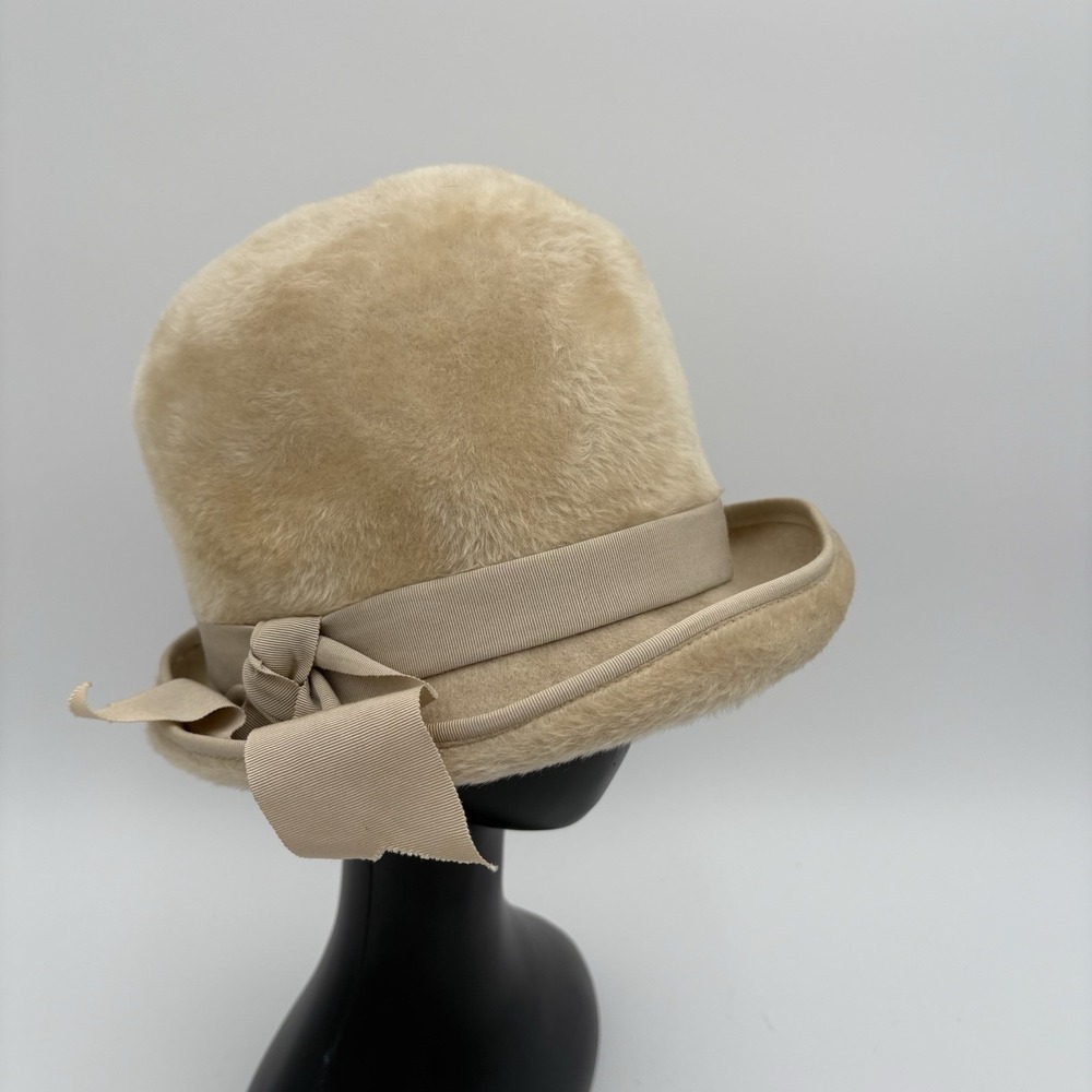 Vintage John Hanamaker Fur Felt Bowler Cloche Hat with Bow‎ Beige Austria Made